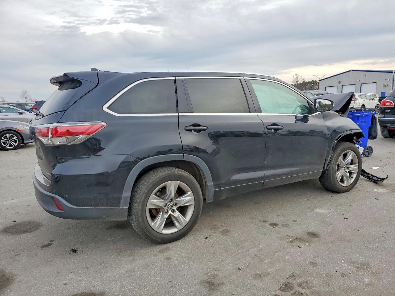 2016 TOYOTA HIGHLANDER LIMITED photo 3