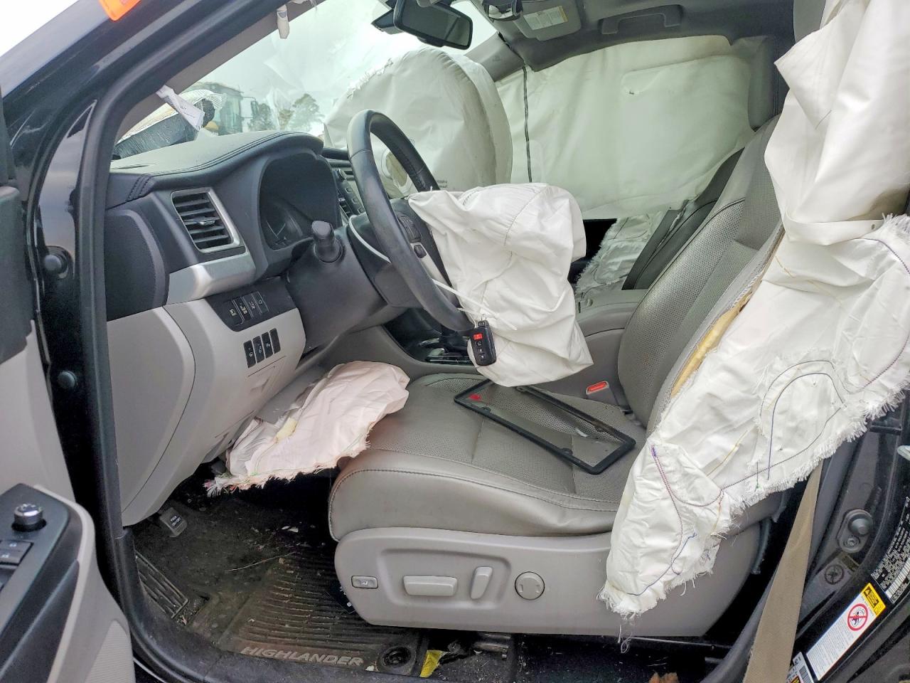 2016 TOYOTA HIGHLANDER LIMITED photo 7
