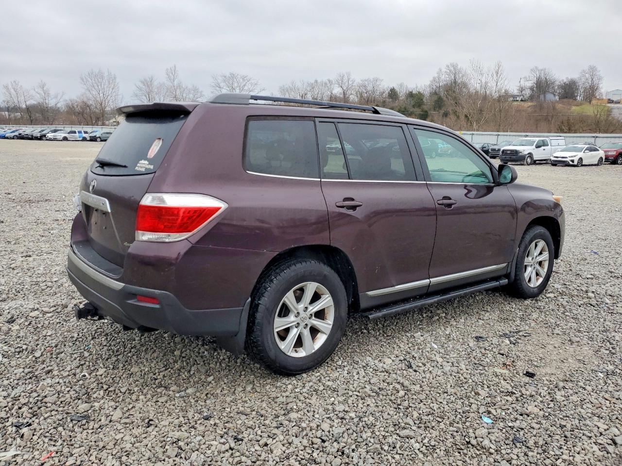 2011 TOYOTA HIGHLANDER BASE photo 3
