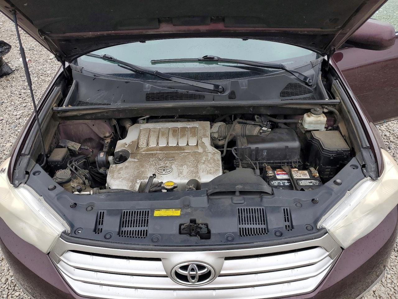2011 TOYOTA HIGHLANDER BASE photo 12