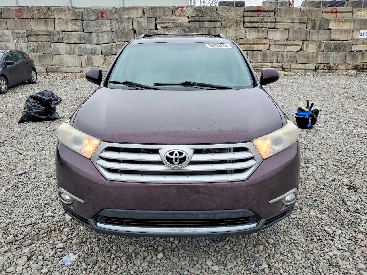 2011 TOYOTA HIGHLANDER BASE photo 5