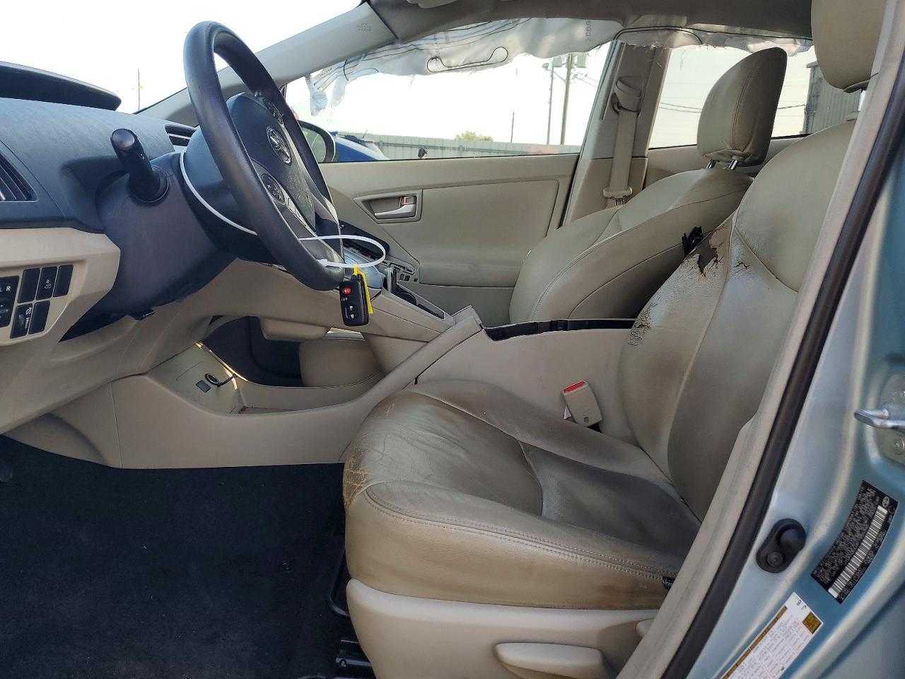 2015 TOYOTA PRIUS photo 7