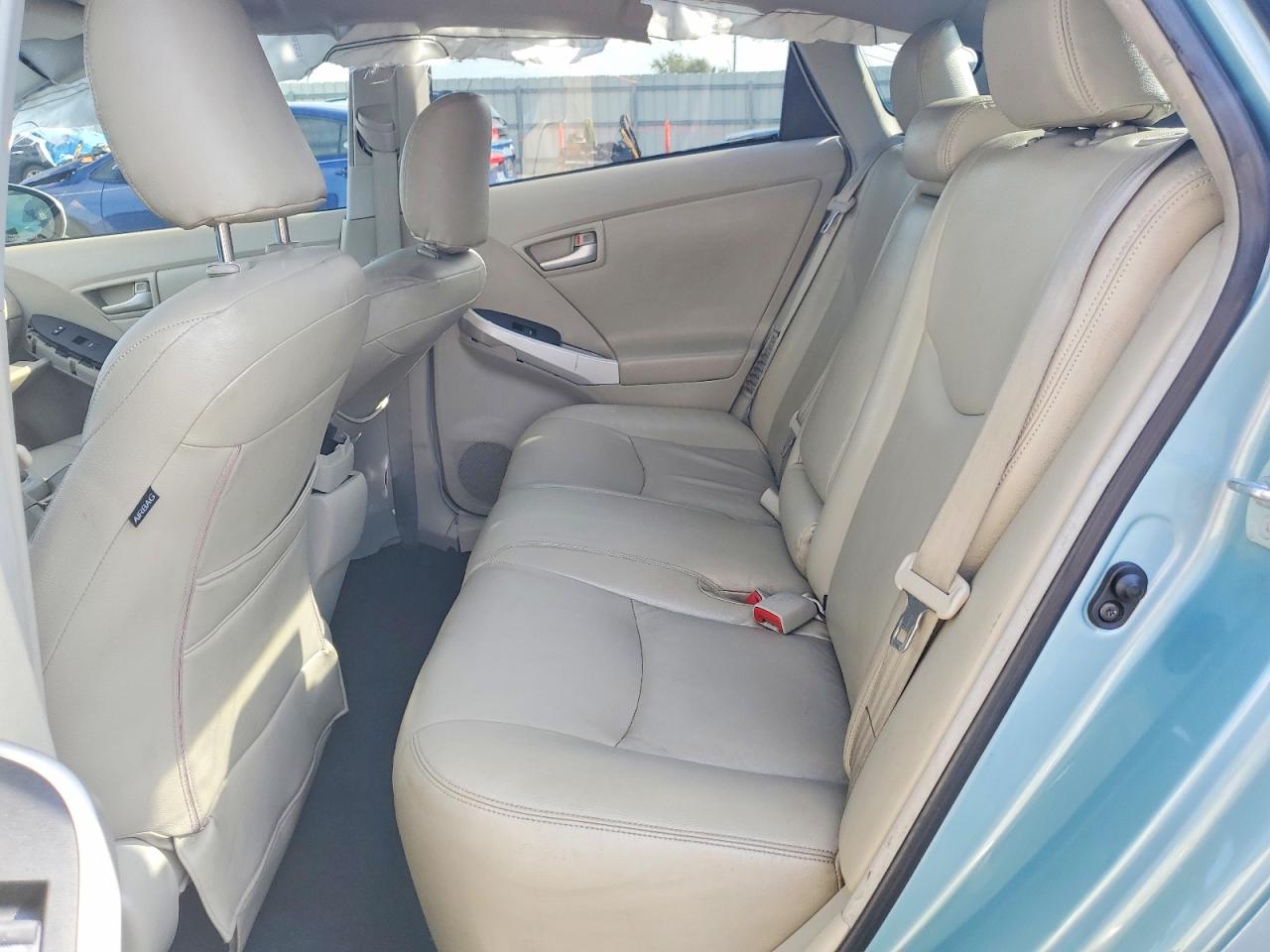 2015 TOYOTA PRIUS photo 10
