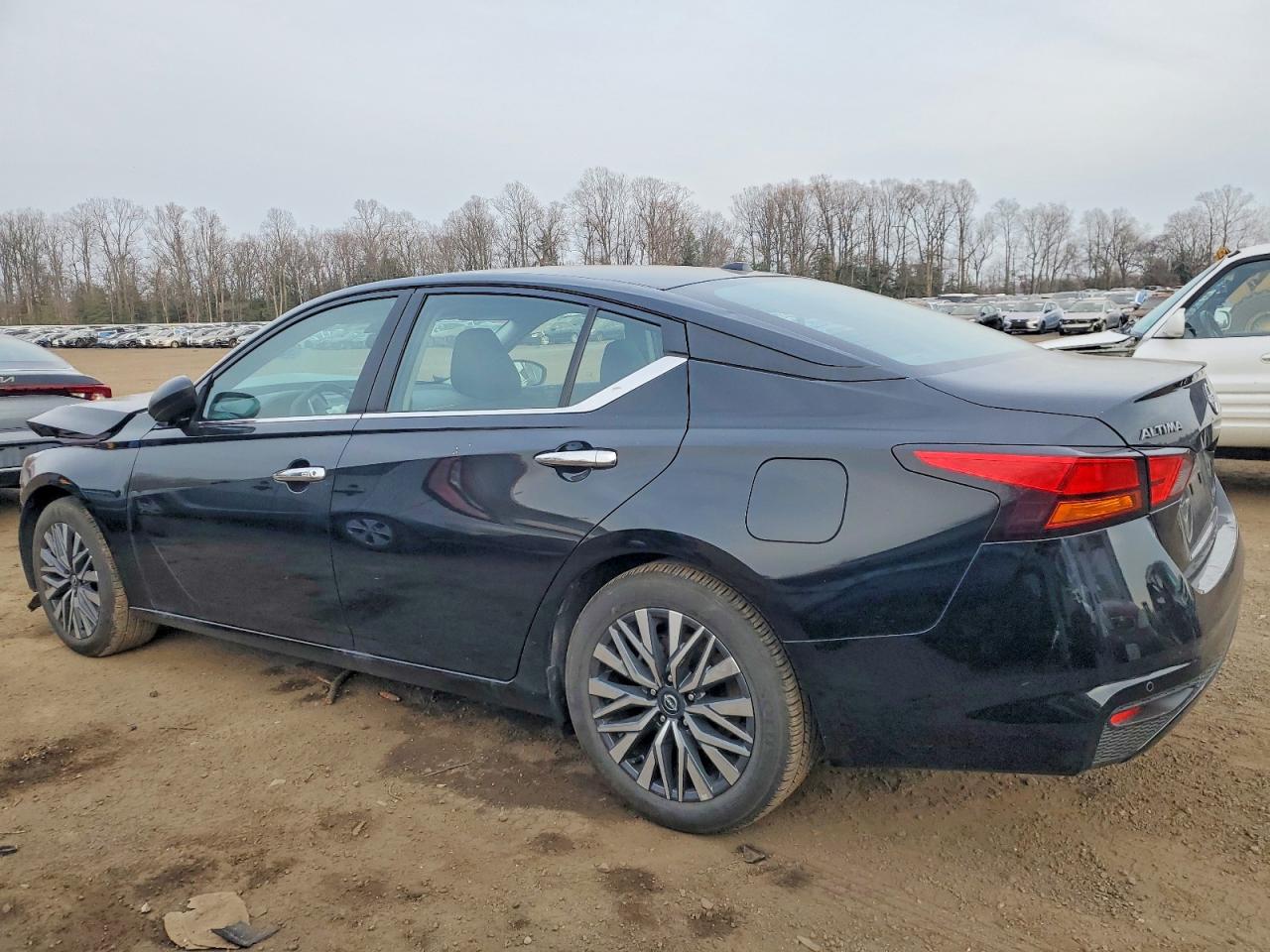 2025 NISSAN ALTIMA SV photo 2