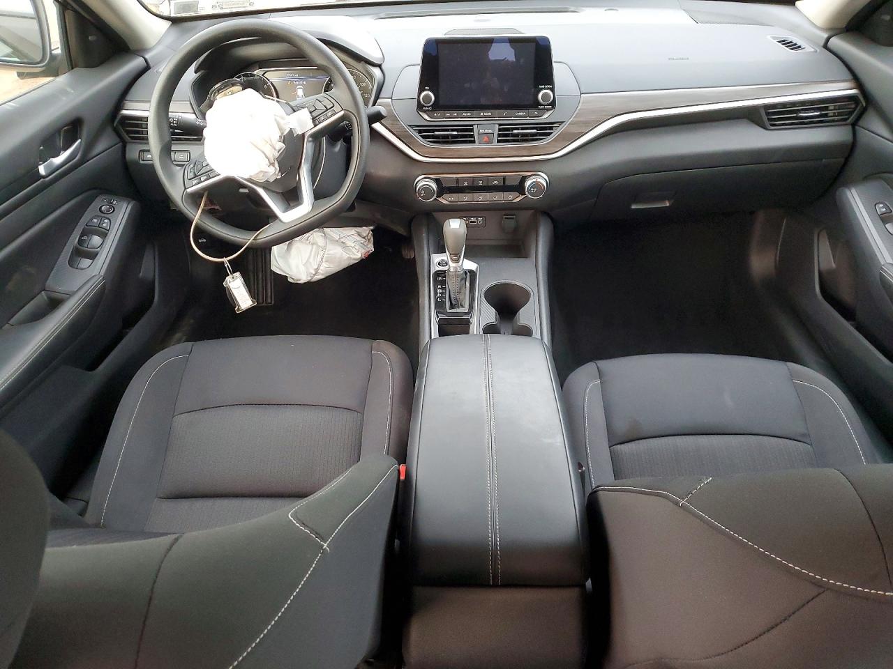 2025 NISSAN ALTIMA SV photo 8