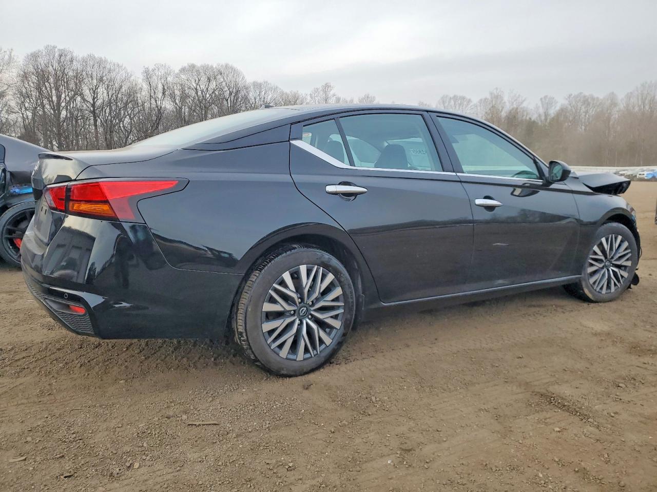 2025 NISSAN ALTIMA SV photo 3