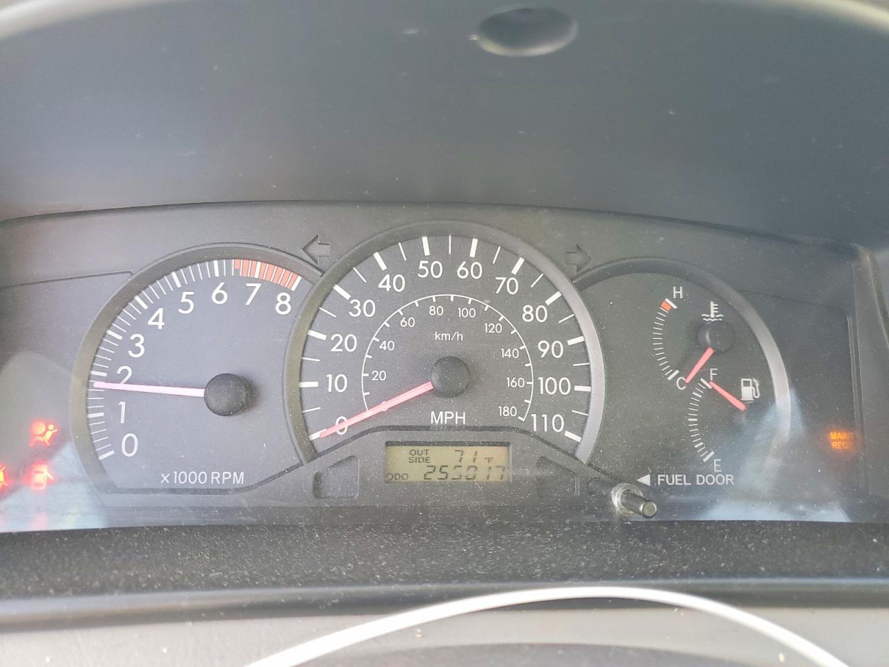 2005 TOYOTA COROLLA CE photo 9