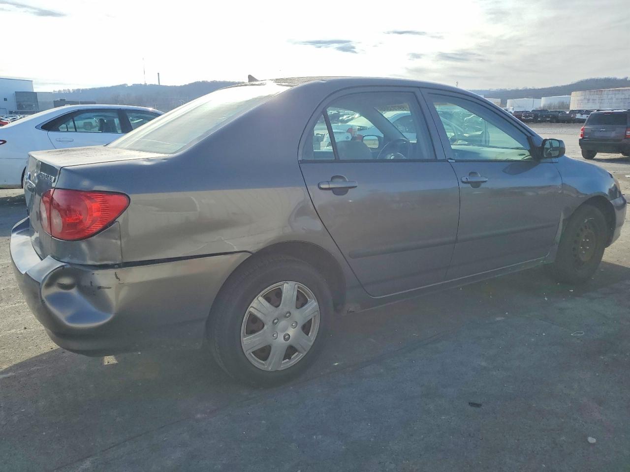 2005 TOYOTA COROLLA CE photo 3