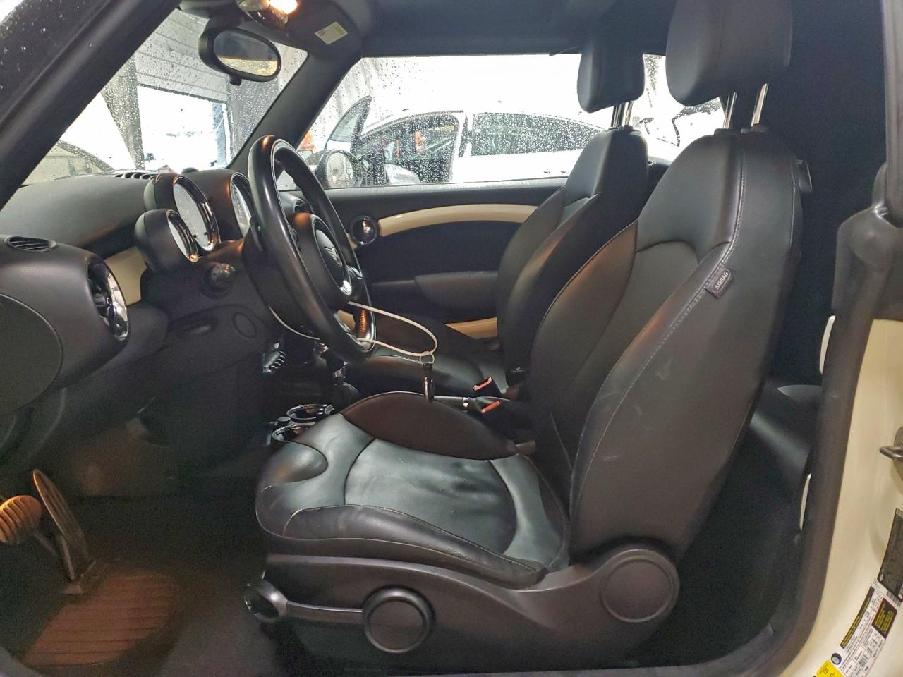 2011 MINI COOPER S photo 7