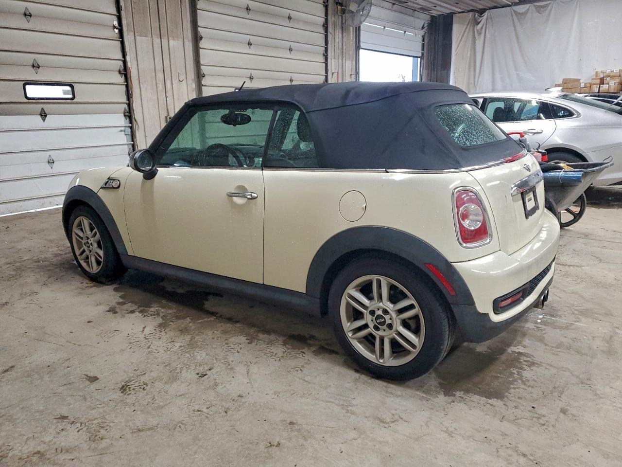 2011 MINI COOPER S photo 2