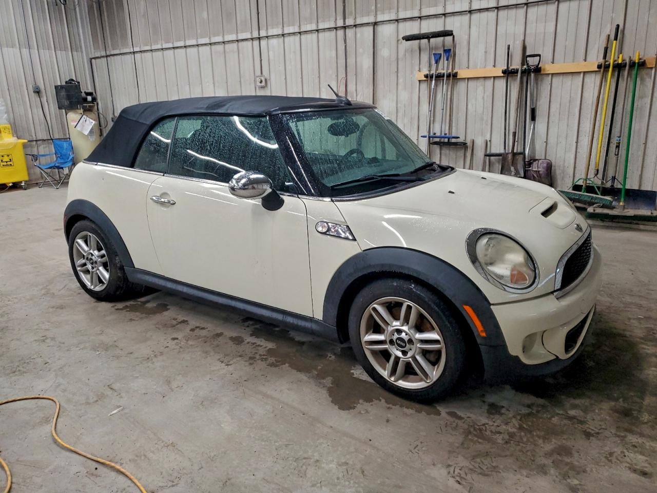 2011 MINI COOPER S photo 4