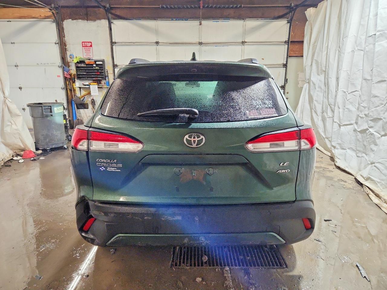 2022 TOYOTA COROLLA CROSS LE photo 6