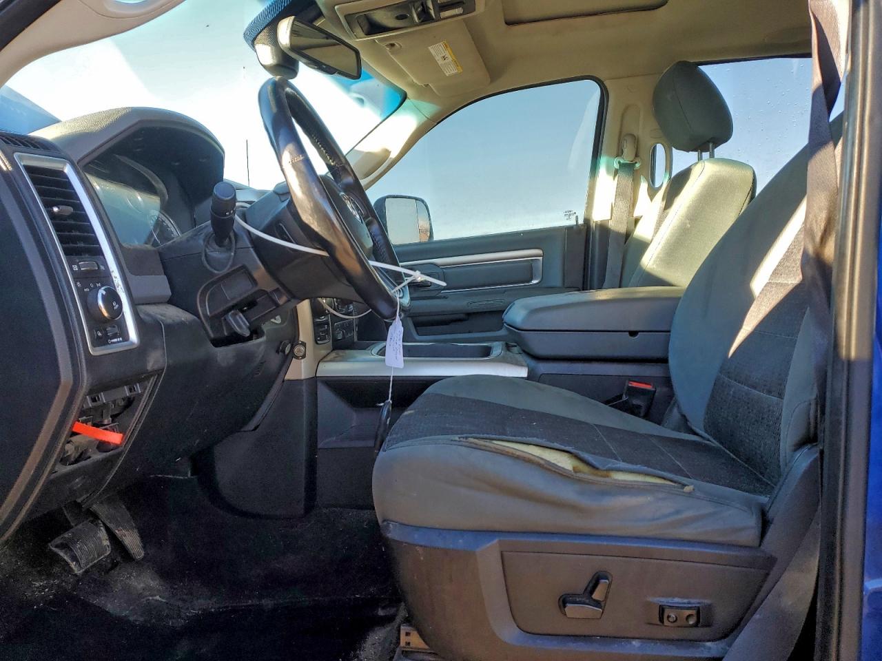 2016 RAM 1500 SLT photo 7