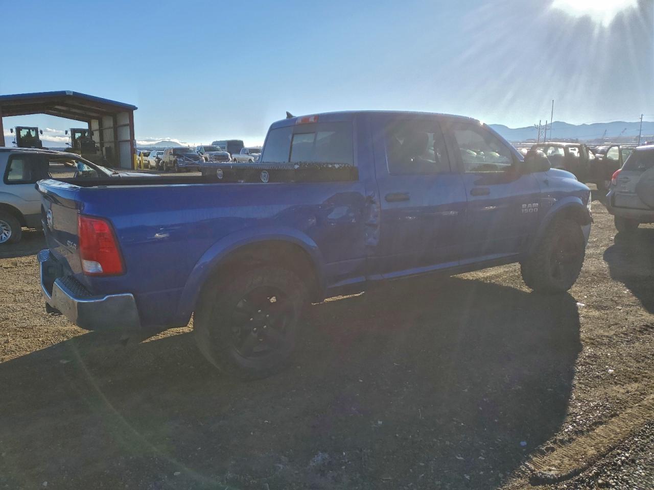 2016 RAM 1500 SLT photo 3