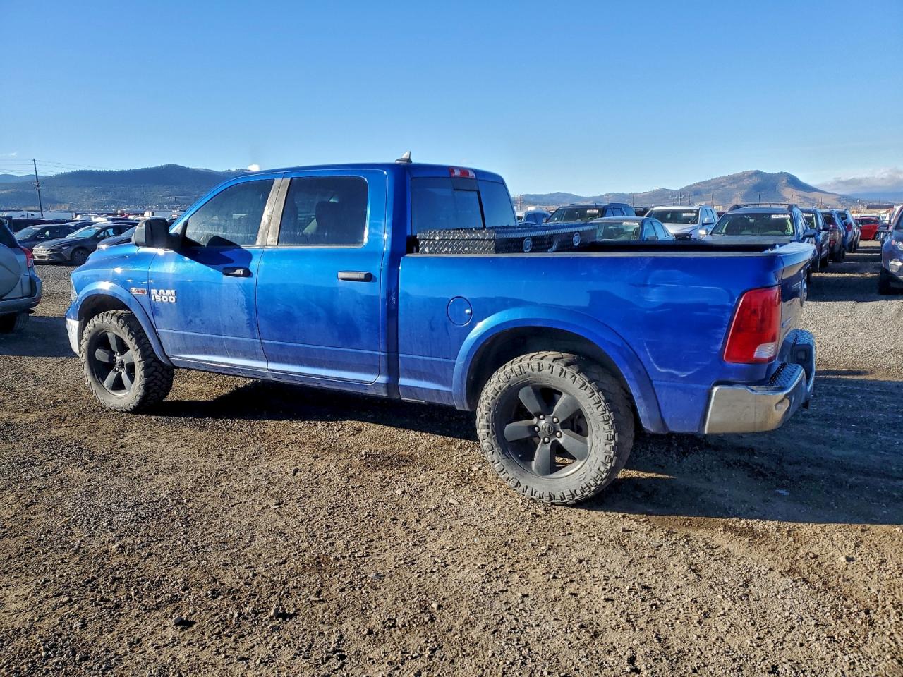 2016 RAM 1500 SLT photo 2