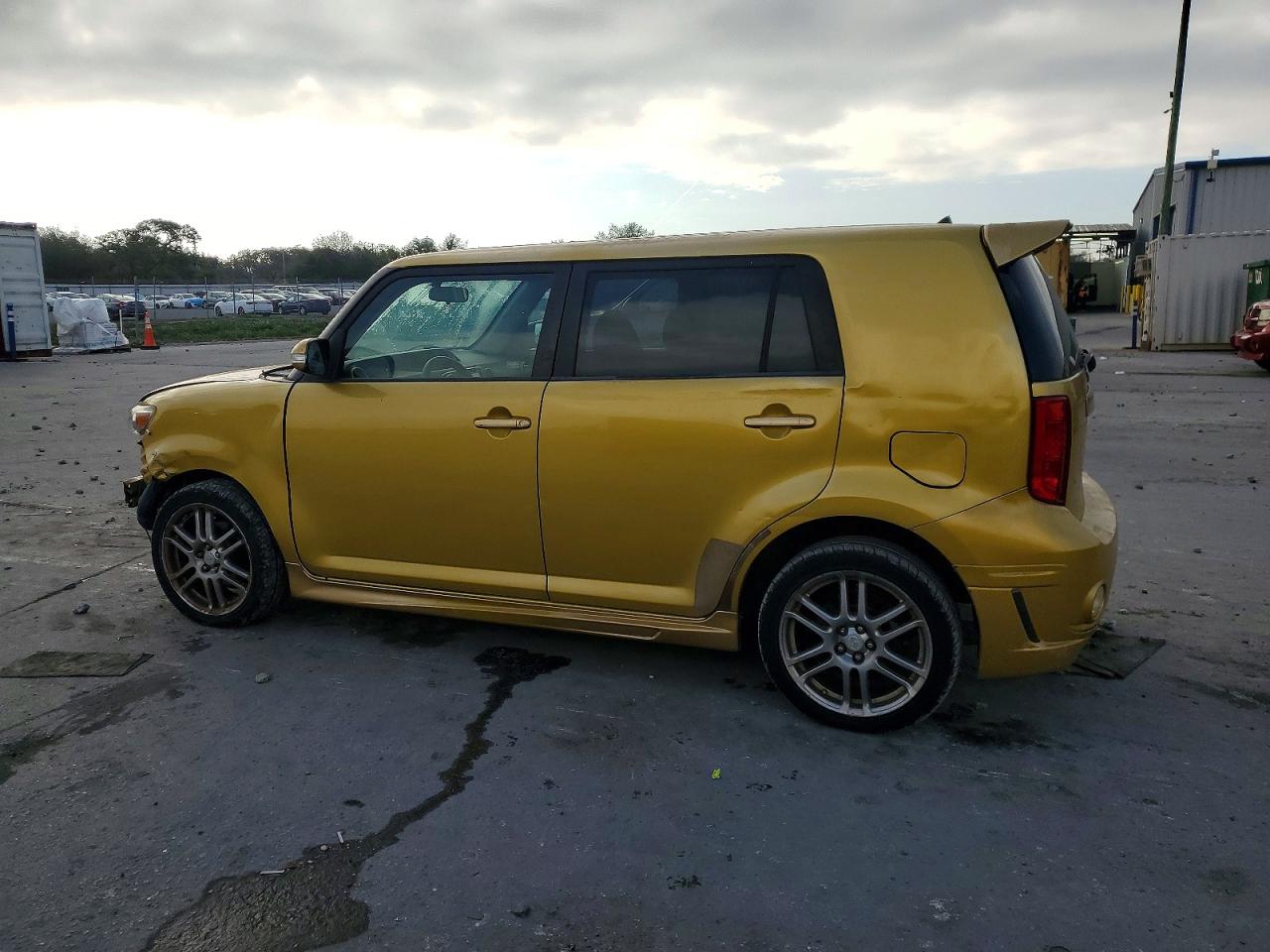 2008 TOYOTA SCION XB photo 2