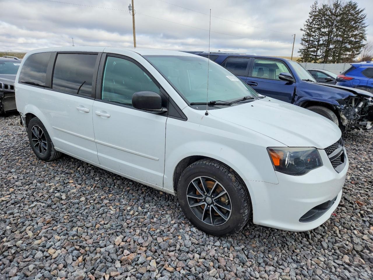 2015 DODGE GRAND CARAVAN SE photo 7