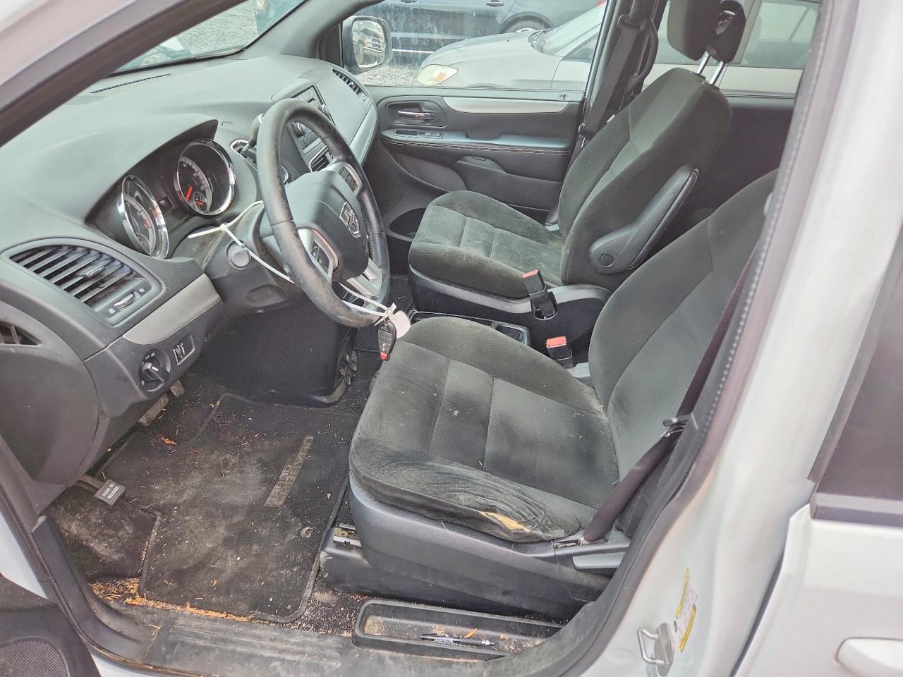 2015 DODGE GRAND CARAVAN SE photo 13