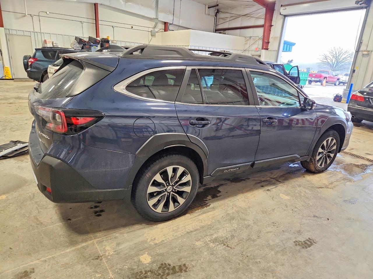 2023 SUBARU OUTBACK LIMITED photo 3