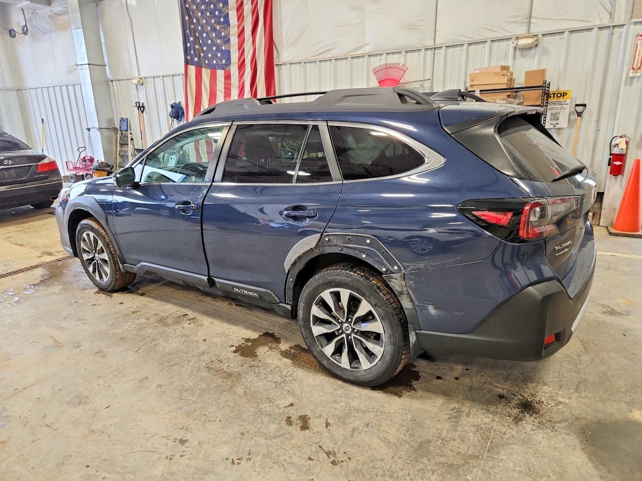 2023 SUBARU OUTBACK LIMITED photo 2