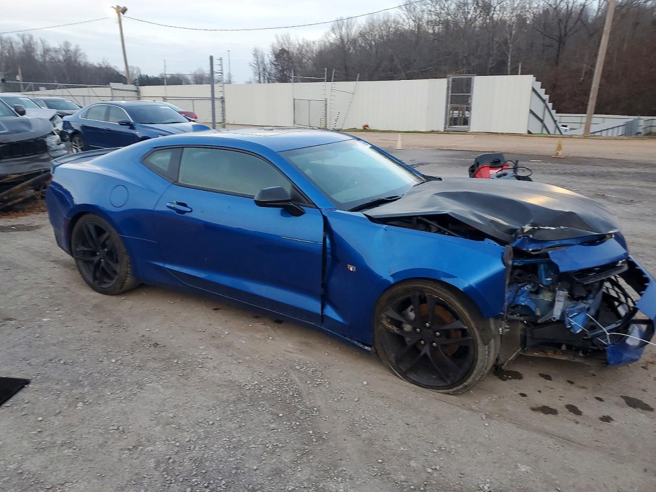 2017 CHEVROLET CAMARO LT photo 4