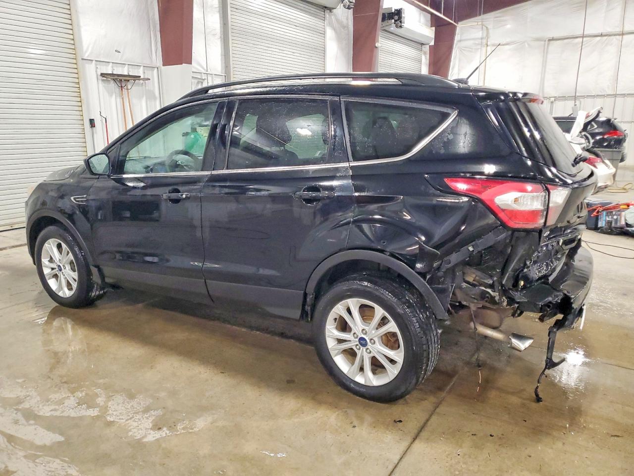2017 FORD ESCAPE SE photo 2