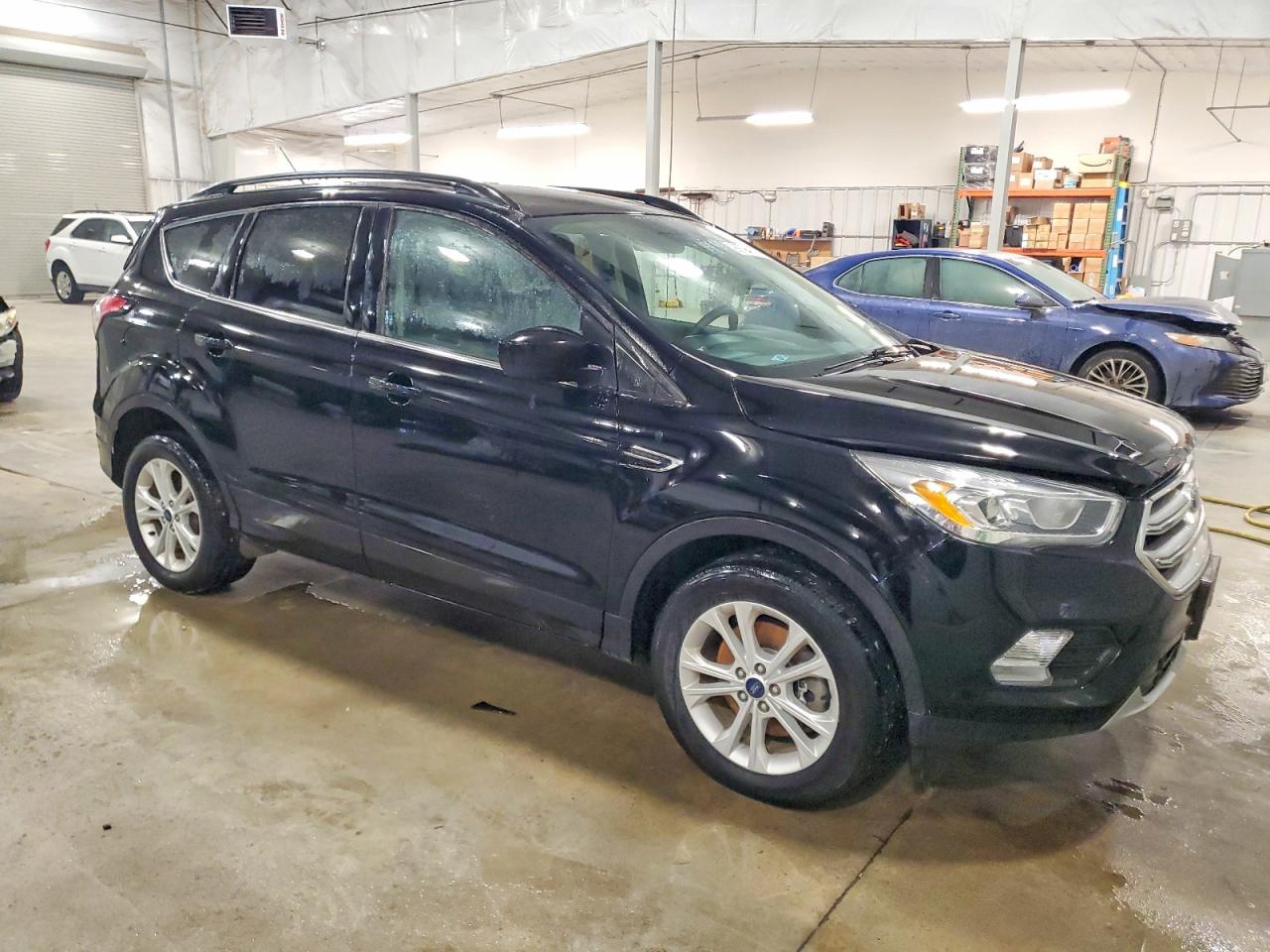 2017 FORD ESCAPE SE photo 4