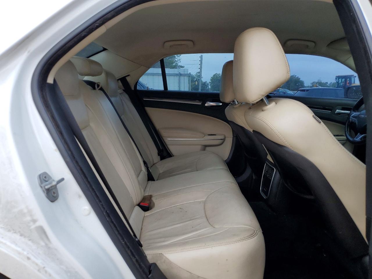 2015 CHRYSLER 300 LIMITED photo 19