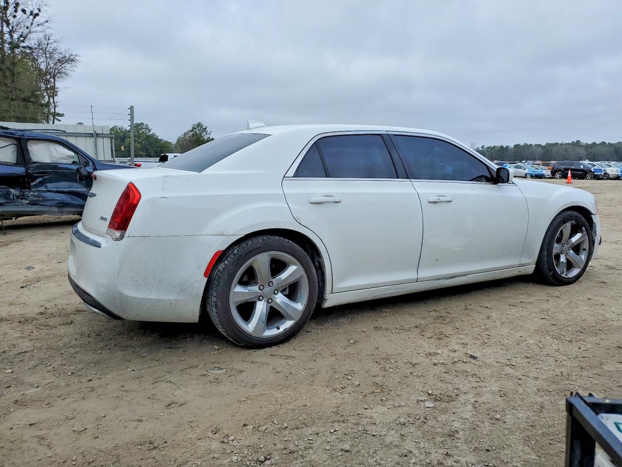 2015 CHRYSLER 300 LIMITED photo 5