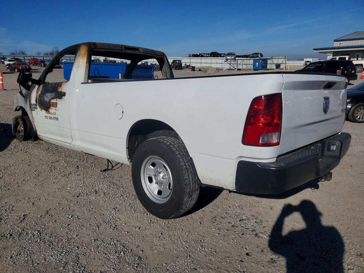 2023 RAM 1500 CLASSIC TRADESMAN photo 3