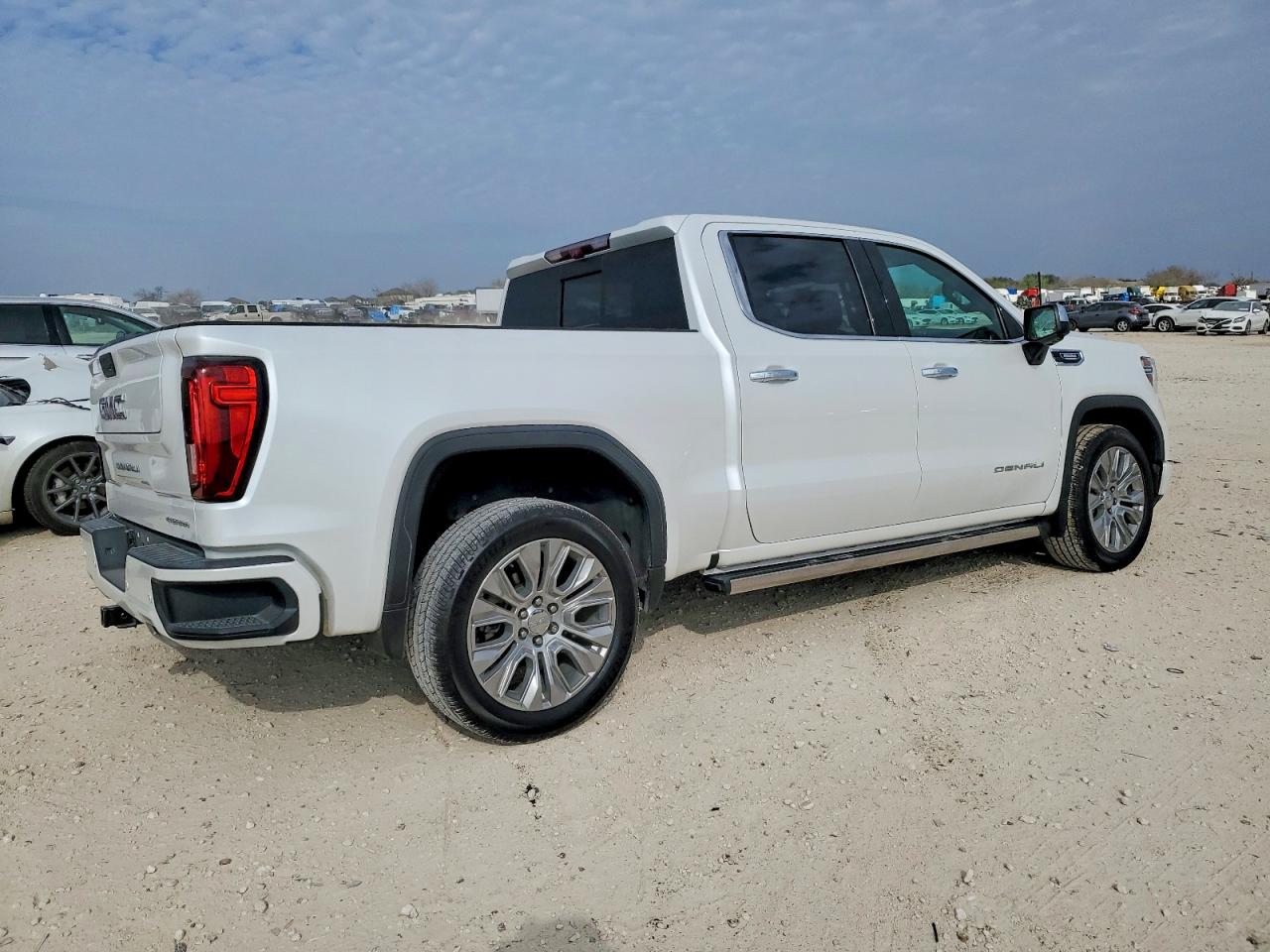 2021 GMC SIERRA K1500 DENALI photo 3