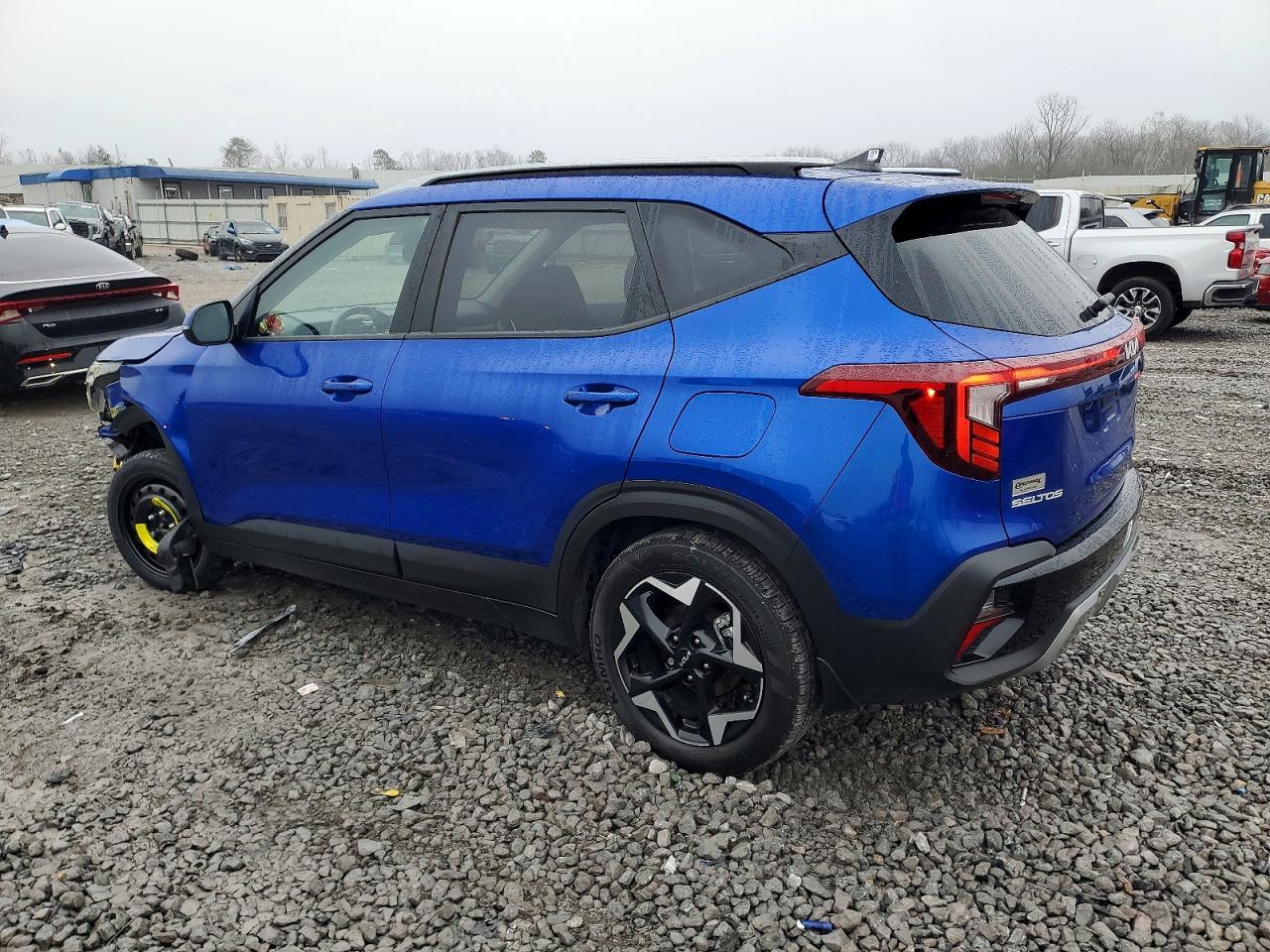 2025 KIA SELTOS S photo 2