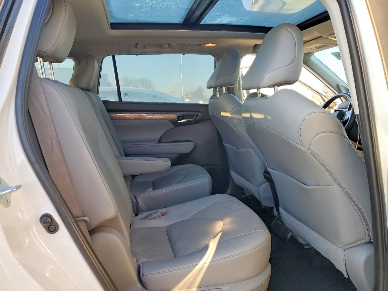 2021 TOYOTA HIGHLANDER HYBRID PLATINUM photo 11
