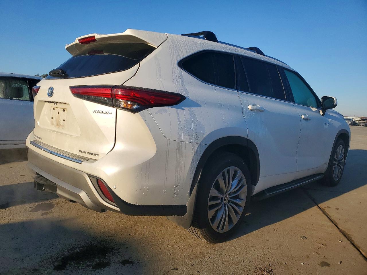 2021 TOYOTA HIGHLANDER HYBRID PLATINUM photo 3