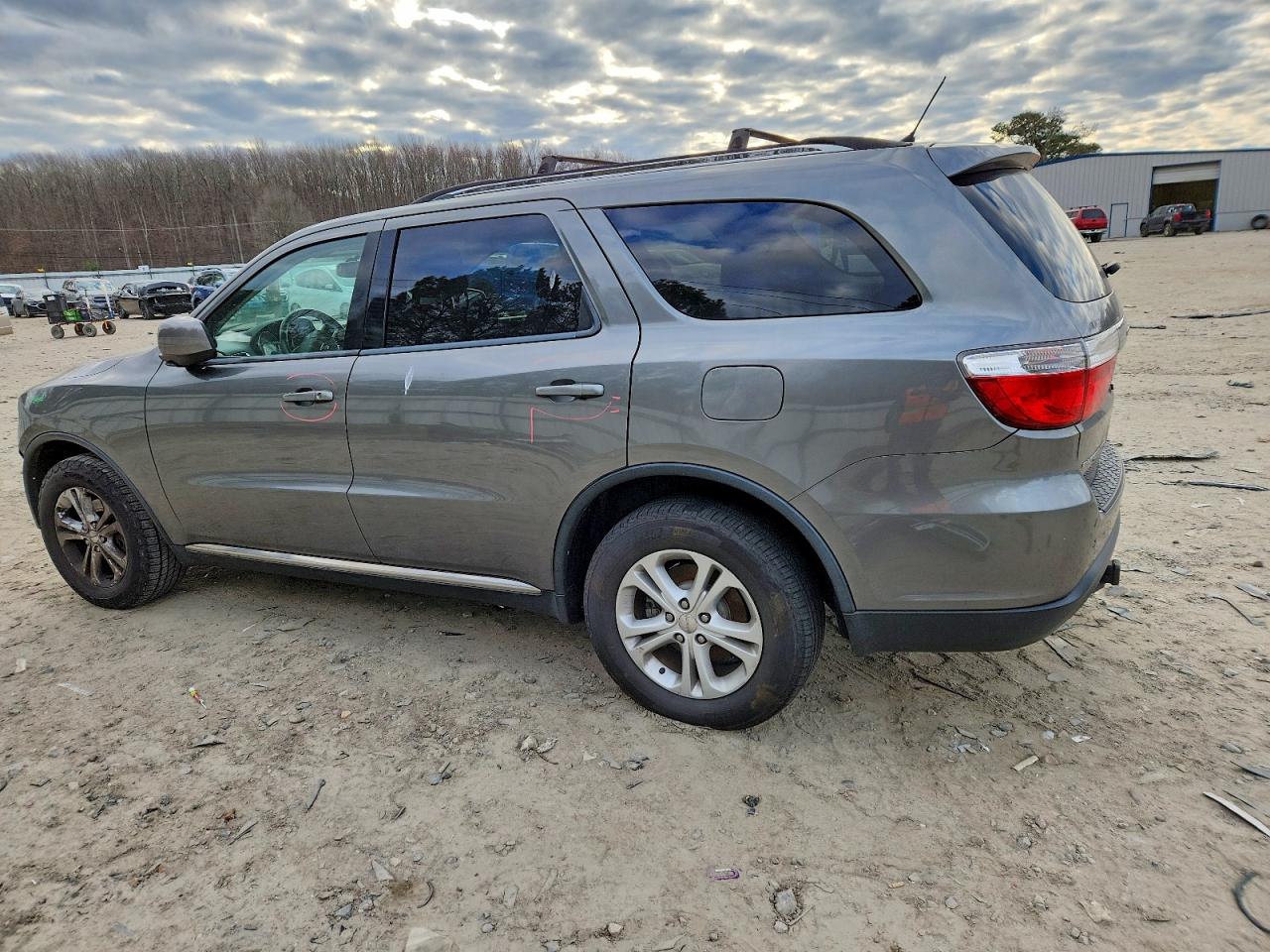 2013 DODGE DURANGO SXT photo 2