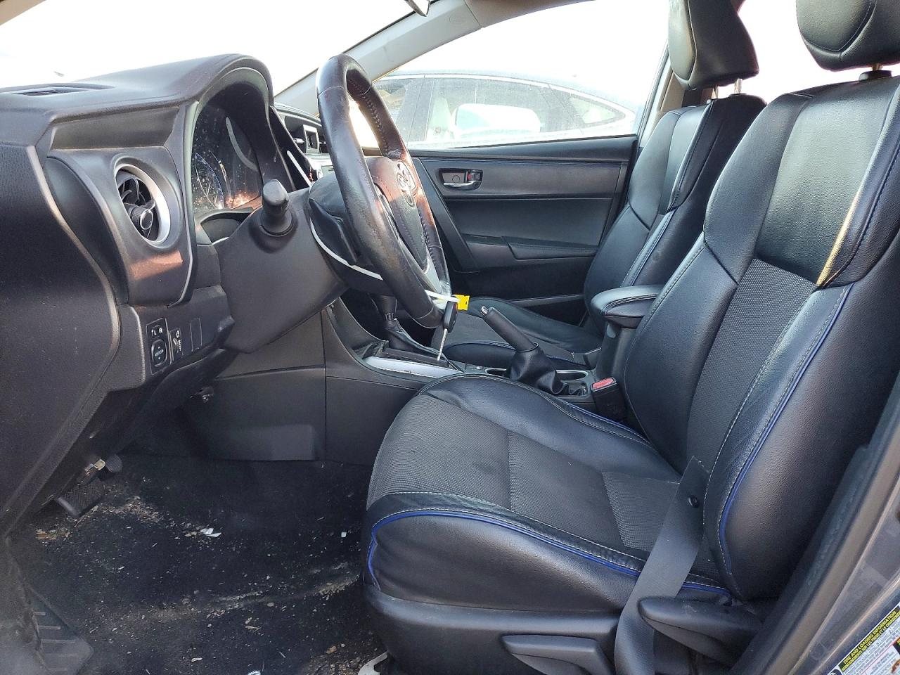 2017 TOYOTA COROLLA L photo 7