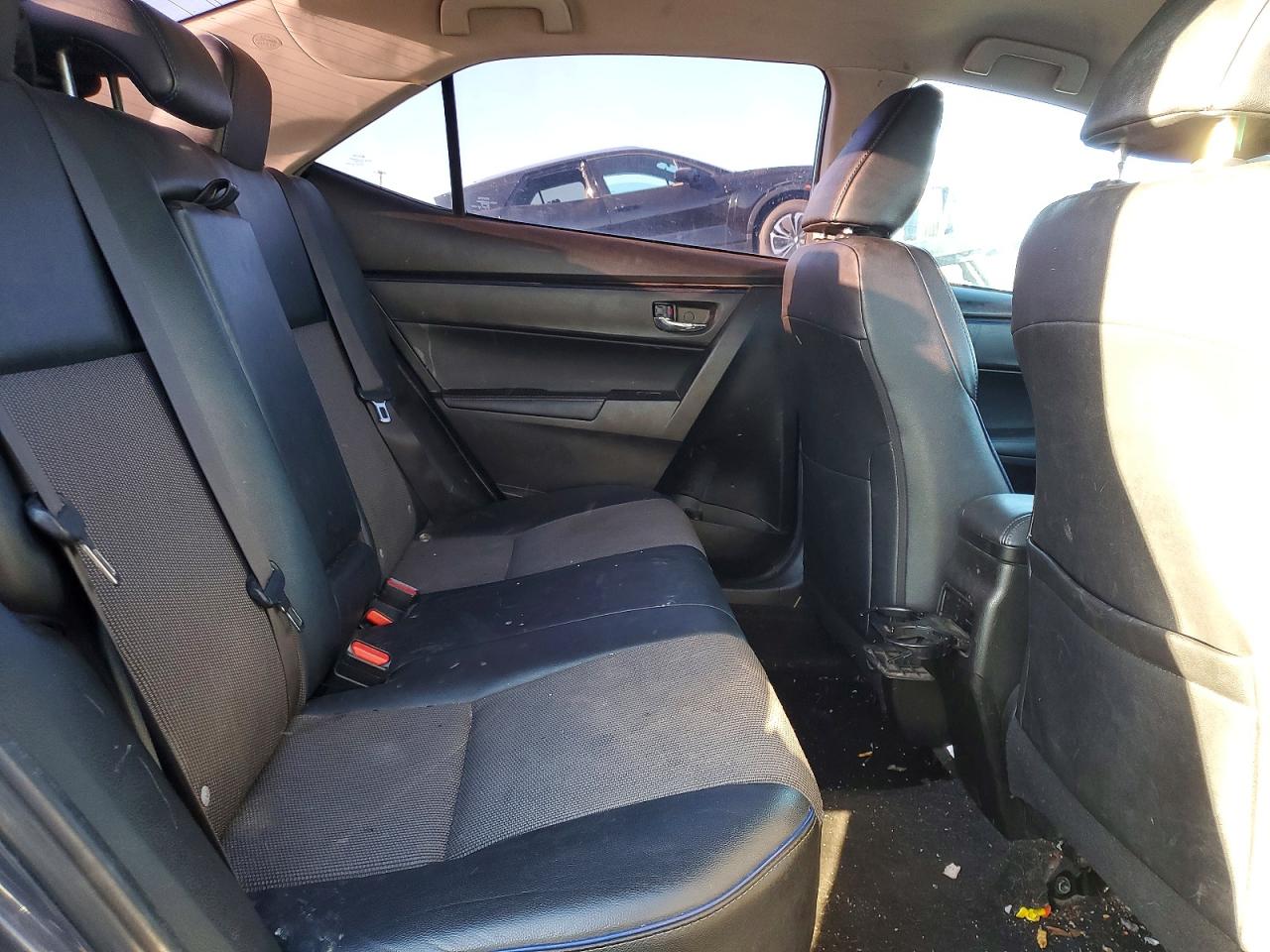 2017 TOYOTA COROLLA L photo 10