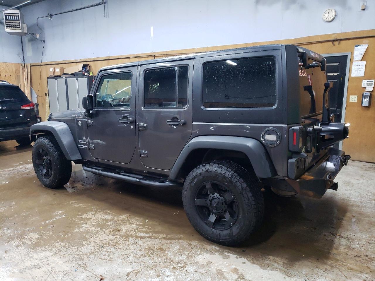 2016 JEEP WRANGLER UNLIMITED SPORT photo 2