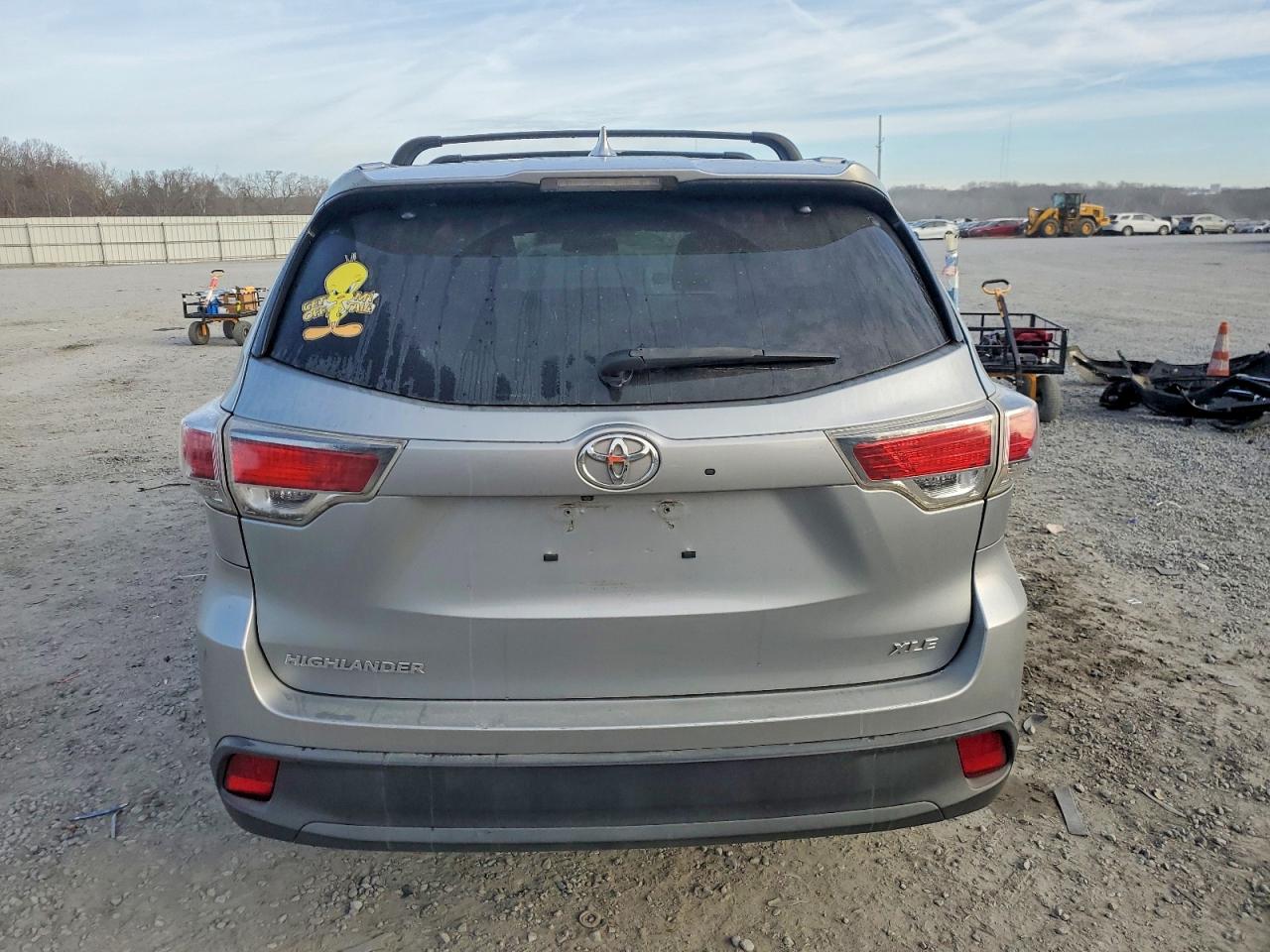 2016 TOYOTA HIGHLANDER XLE photo 6