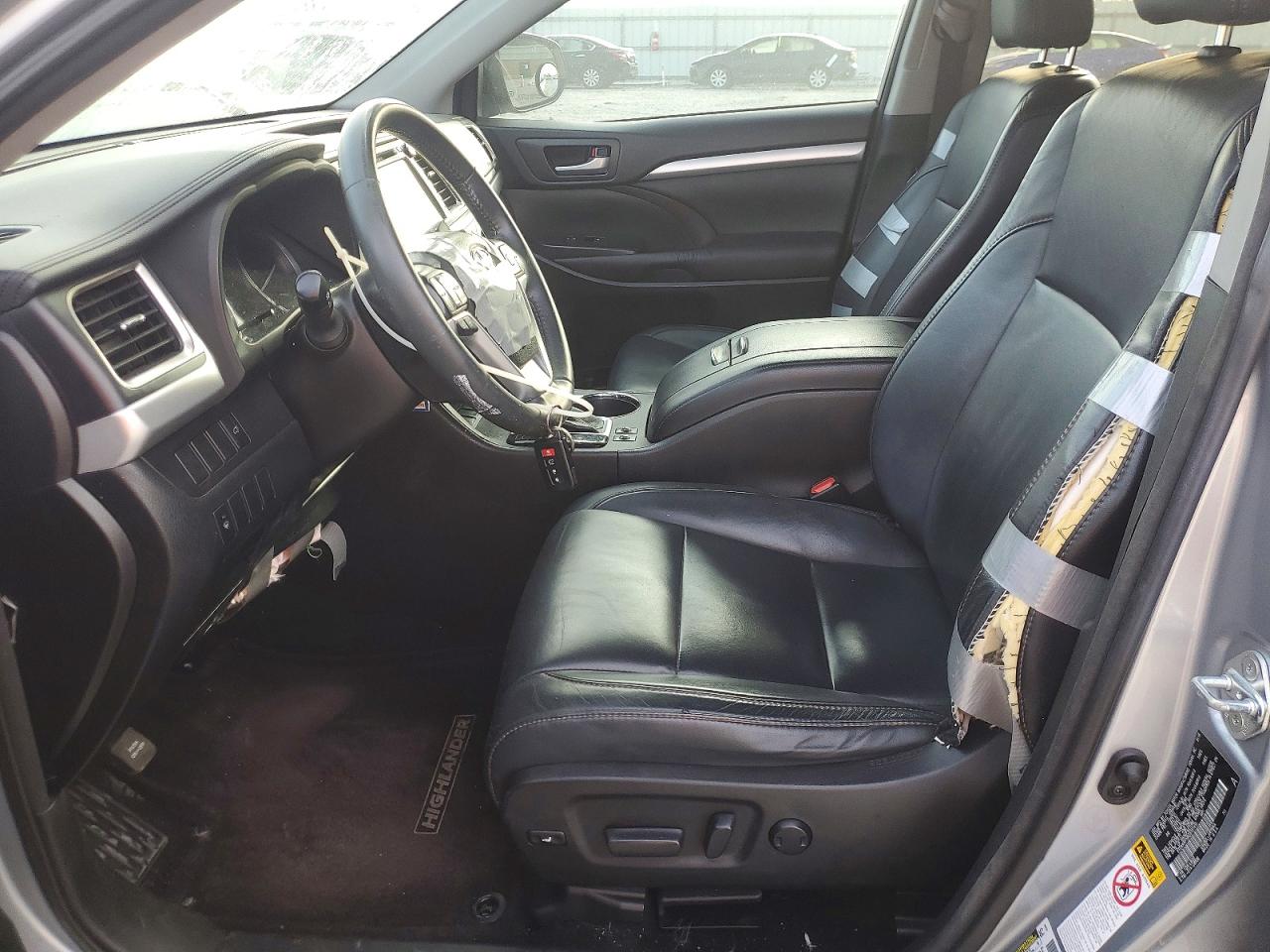2016 TOYOTA HIGHLANDER XLE photo 7