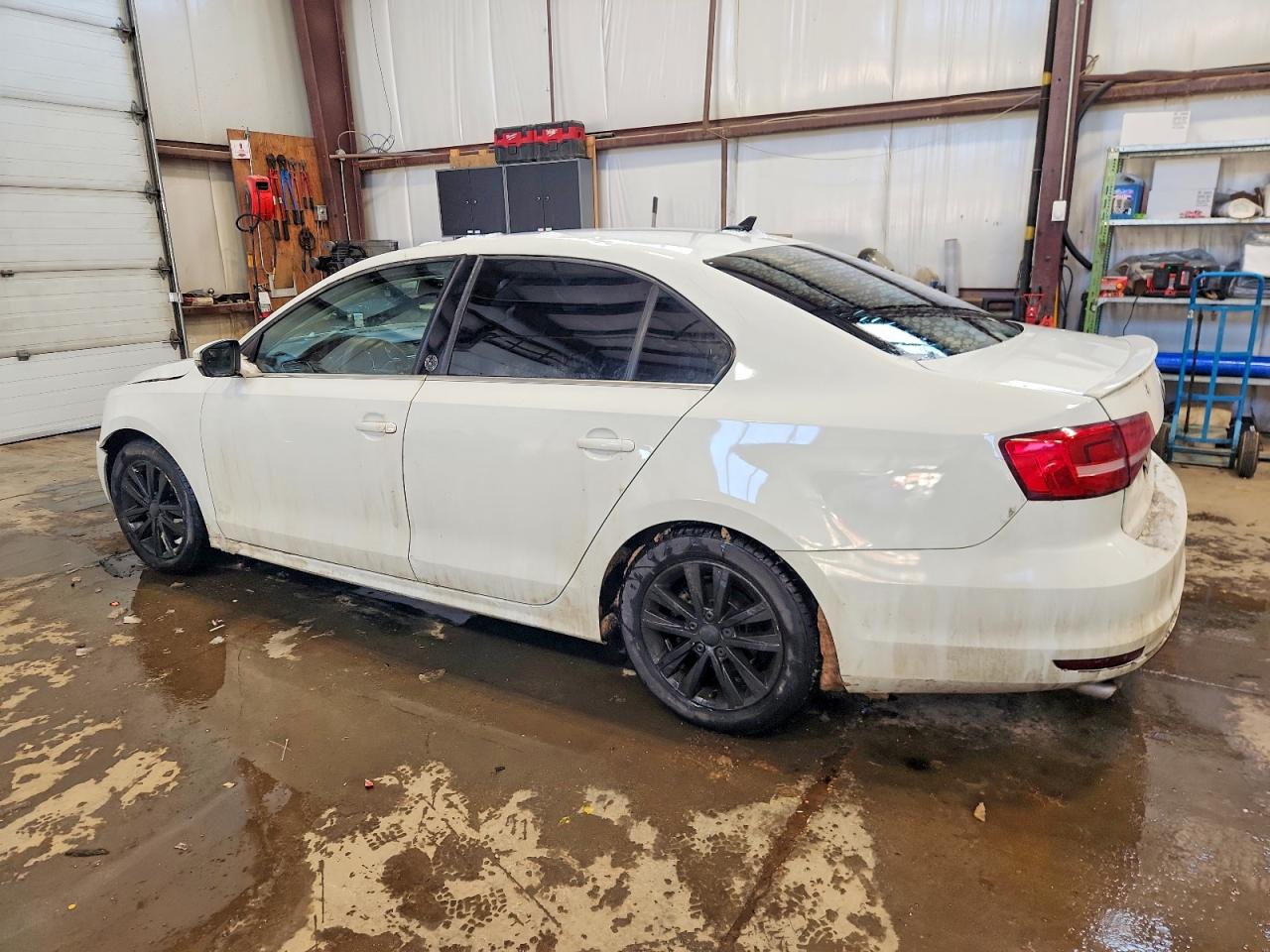 2017 VOLKSWAGEN JETTA SE photo 2