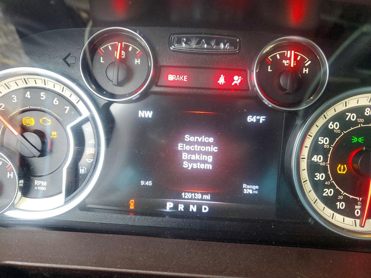 2017 RAM 1500 SLT photo 9