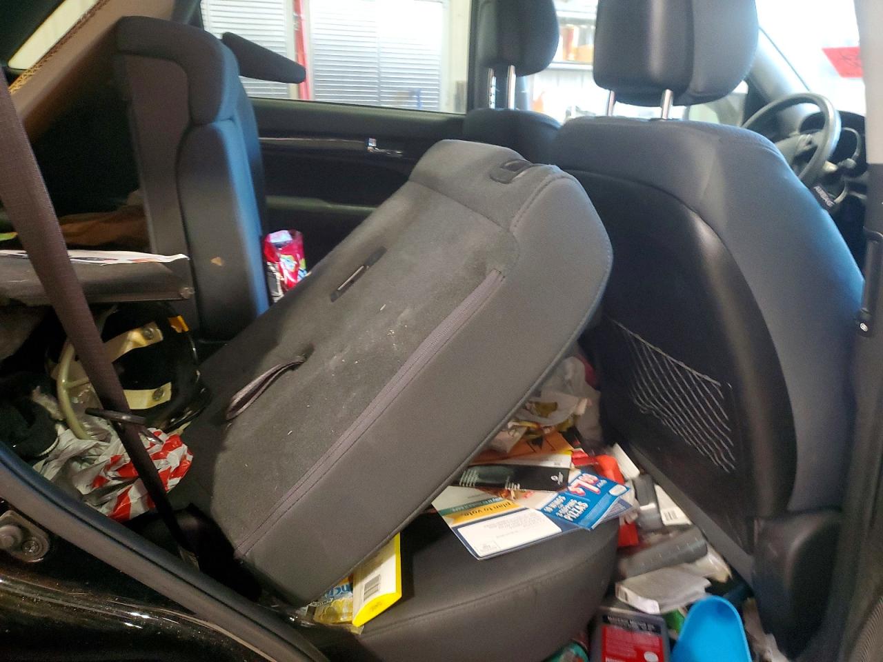 2012 KIA SORENTO BASE photo 11