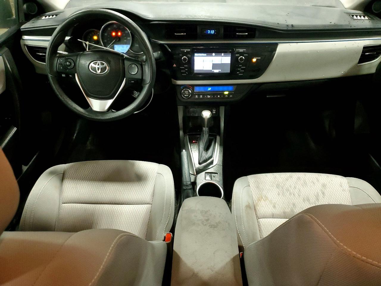 2015 TOYOTA COROLLA L photo 14