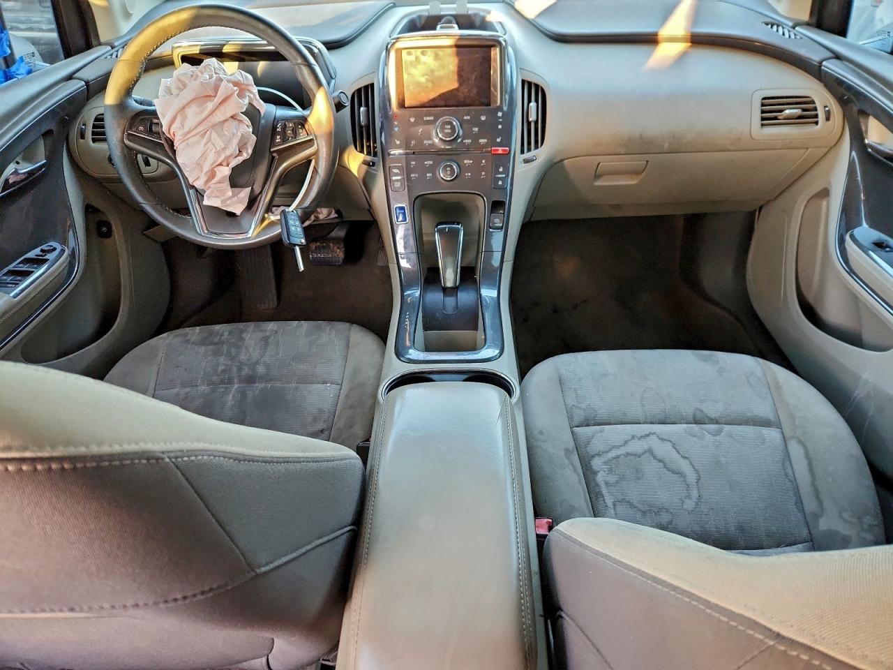 2013 CHEVROLET VOLT photo 8