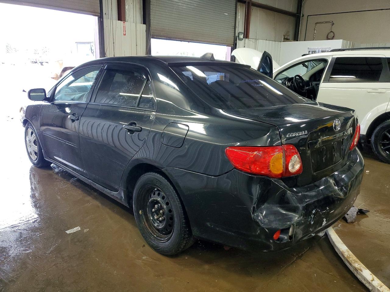 2009 TOYOTA COROLLA photo 2