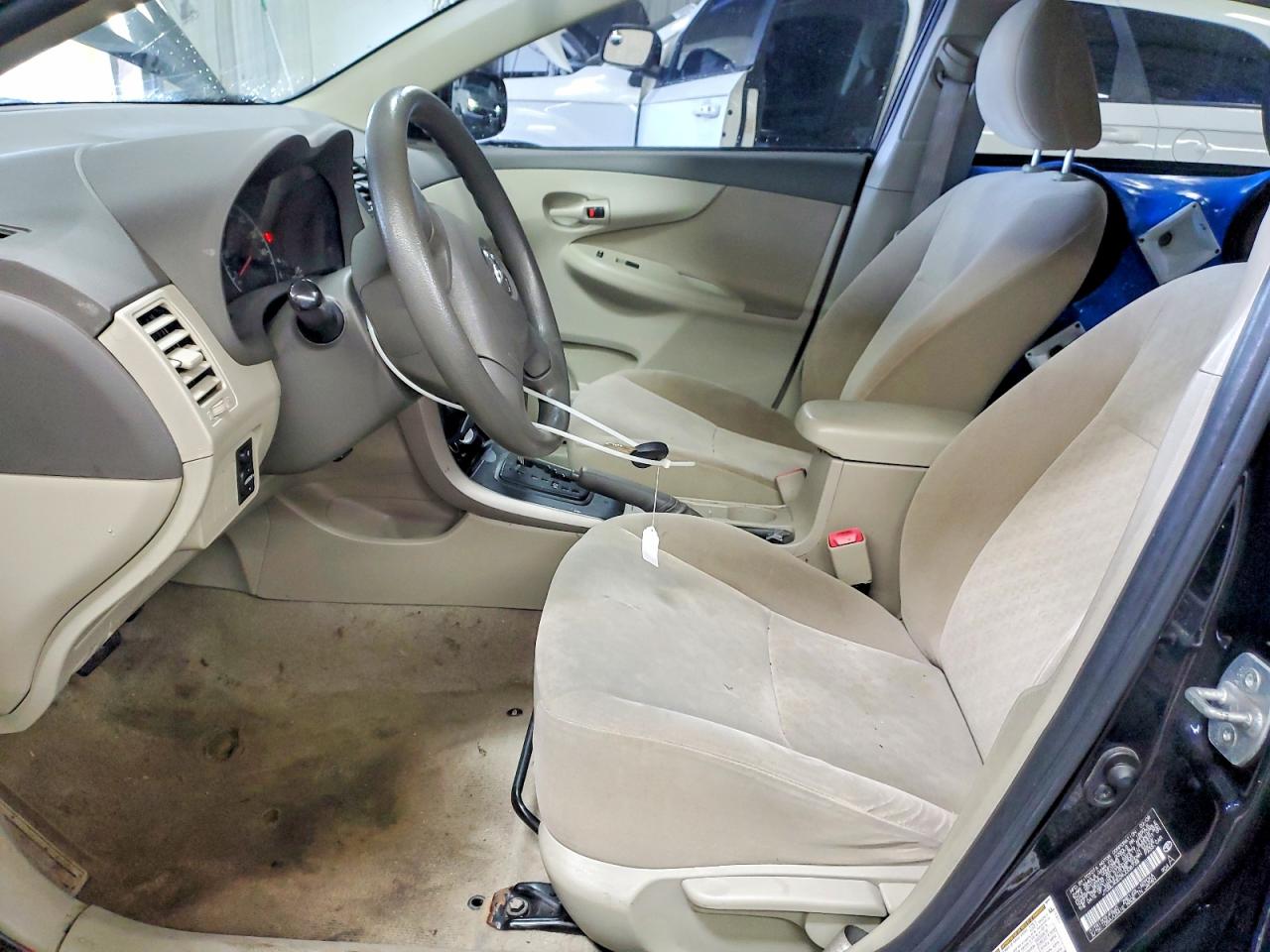 2009 TOYOTA COROLLA photo 7