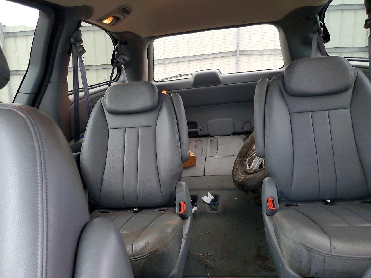 2005 CHRYSLER TOWN & COUNTRY TOURING photo 10