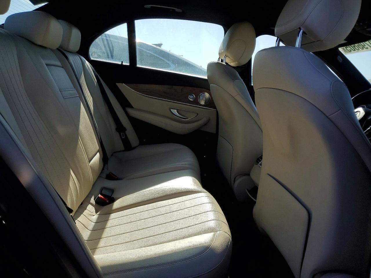 2017 MERCEDES-BENZ E 300 photo 10