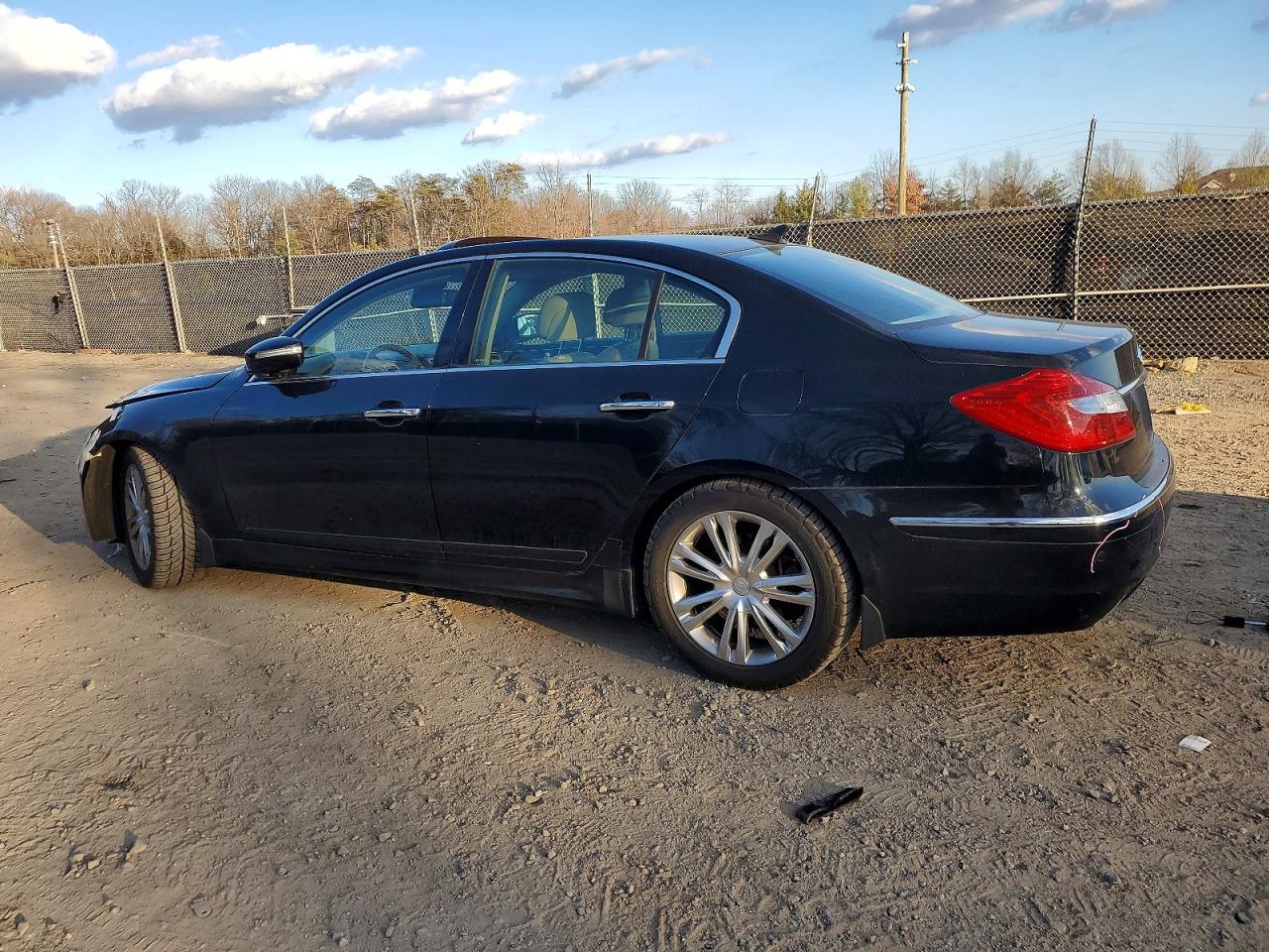 2012 HYUNDAI GENESIS 3.8L photo 2